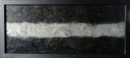 “Bicolor-1”, Des cheveux naturels noirs et blancs, 45x21 cm, 2012.
