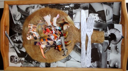   Bon appétit !, vu de plus près, Une plateau, logo de femme avec mes cheveux et les photos des femmes, 30X50 cm  ,2014